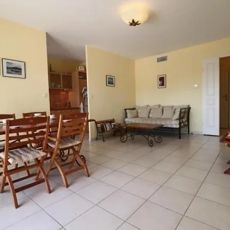 Sete, 3 Pieces, 4 Personnes - Fr-1-472a-8 * Sète